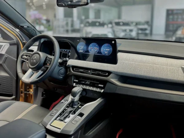 Mitsubishi Xforce Exceed - Hình ảnh 13