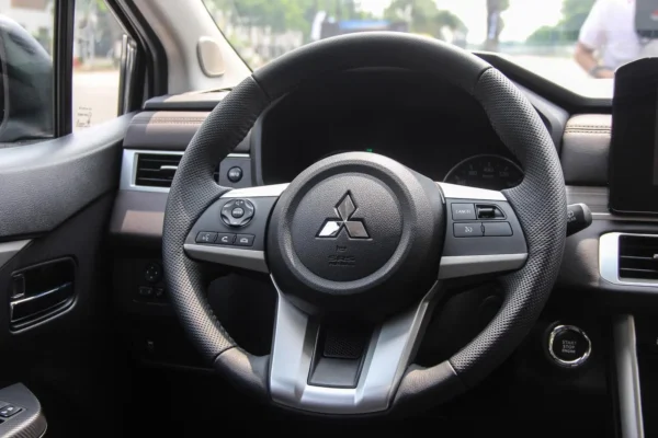 Mitsubishi Xpander AT Premium - Hình ảnh 3